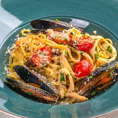 Спагетти с морепродуктами в Самер Джем по цене 743 ₽