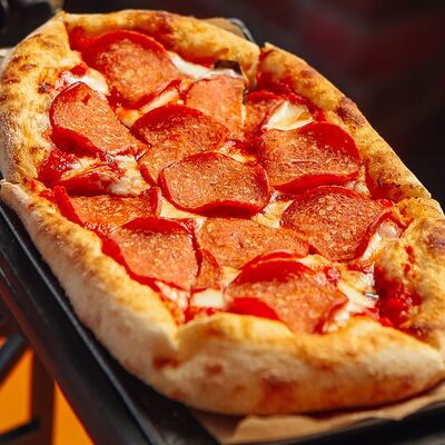 Пицца Пепперонив Ленинградский Экспресс по цене 650 ₽