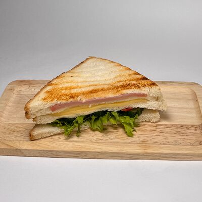 Сэндвич с ветчиной и сыром в Do.bro coffee по цене 375 ₽