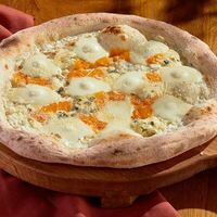 Пицца Четыре сыра в BBQ Beer Restaurant