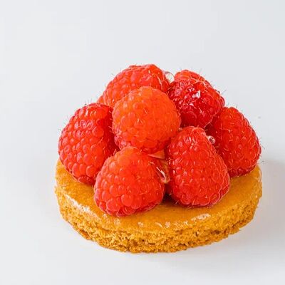 Пирожное Бретон с малиной в Волконский по цене 580 ₽