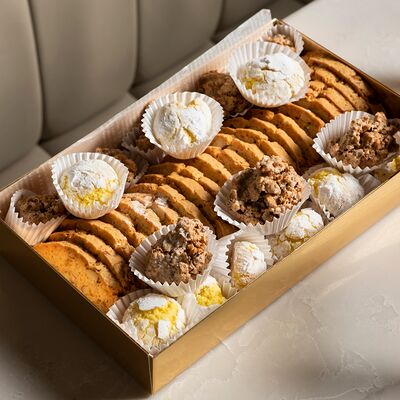 Набор авторского печенья в Cape по цене 2650 ₽