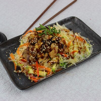 Фунчоза с морепродуктами в устричном соусе в SUSHI GO по цене 589 ₽