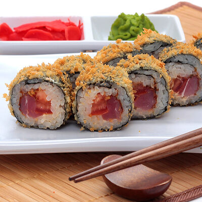 Ролл Тунец в темпурев Sushiwoker по цене 445 ₽