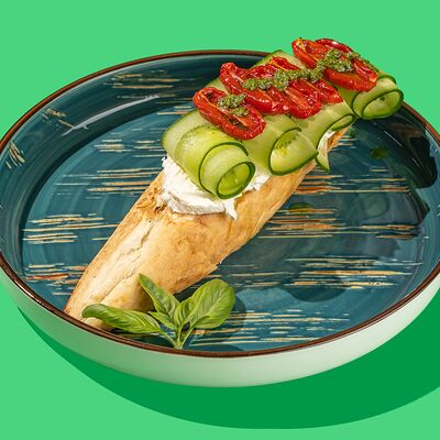 Брускетта с крем-сыром и свежим огурцом в Kiss по цене 195