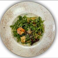 Салат с морепродуктами в Строгинская гавань