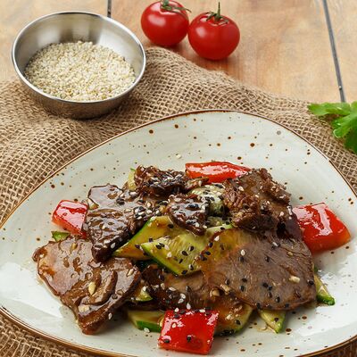 Салат с говядиной в Шикэ по цене 670 ₽