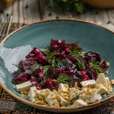 Салат из печеной свеклы в Чайхана 64 по цене 400