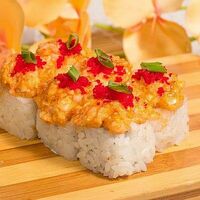 Мицуки Маки в Луиджи & Тосё