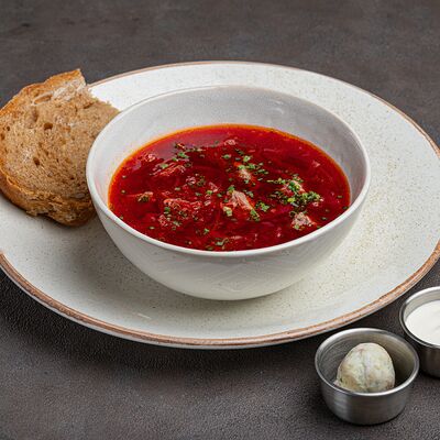 Борщ со сметаной и салом в МОСТ бистро по цене 670 ₽