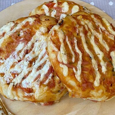 Пицца с колбасой в Bakery по цене 93 ₽