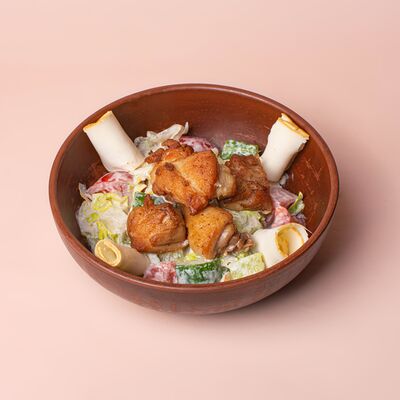 Теплый салат с цыпленком в Tbls по цене 442 ₽