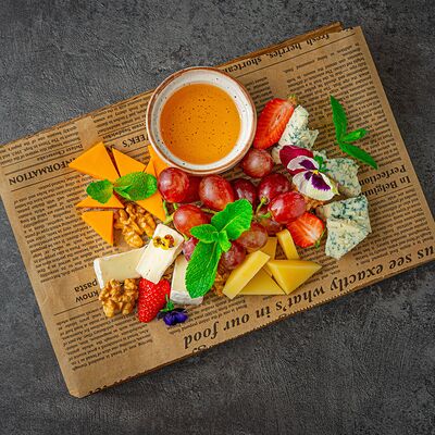 Ассорти сыровв Поляна по цене 730 ₽