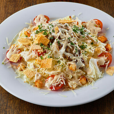 Салат Цезарь в Craft Lab Cafe по цене 460 ₽