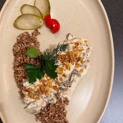 Бефстроганов из говяжьей вырезки с гречотто в Лепила мама по цене 840 ₽