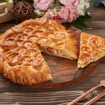 Пирог с яблоками и апельсином в Ватруш пекарня-кондитерская по цене 890 ₽