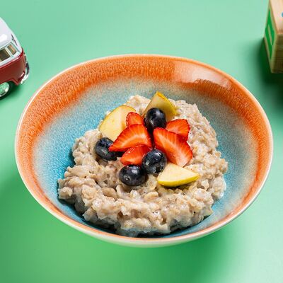 Каша овсяная с фруктами в Фиеста по цене 350 ₽