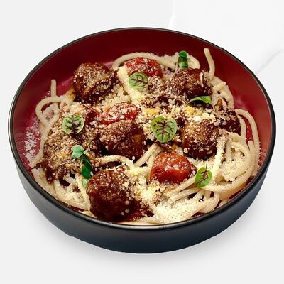 Спагетти Болоньезе с митболами из телятины в Caviar по цене 760 ₽