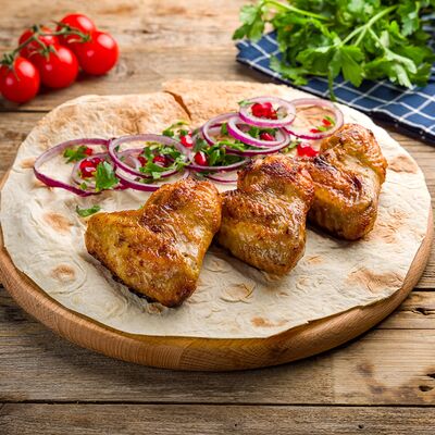 Шашлык из куриных крыльев в Шашлык и Шаурма на районе по цене 320 ₽