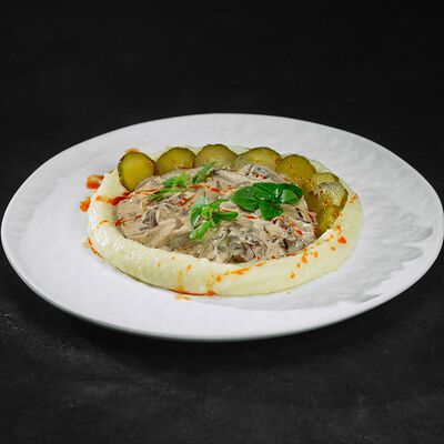 Бефстроганов из говядины с картофельным кремом в Интонация по цене 910 ₽