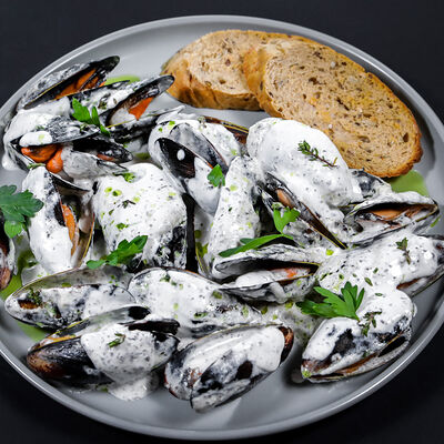 Мидии с трюфельным соусом в Rast Pub по цене 990 ₽