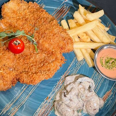 Шницель из свинины с картофелем фри в Мята signature 2ФР по цене 690 ₽