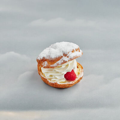 Пирожное Баваруа со сливками в Буше по цене 380 ₽