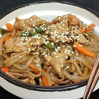 Соба с курицей в Пицца клуб31 по цене 390 ₽