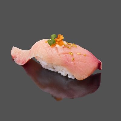 Суши-нигири Хамачи в RED DRAGON SUSHI по цене 450 ₽