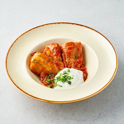 Голубцы те самые со сметаной в Бульк по цене 450 ₽