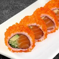 Ролл Калифорния лосось в Takamura Sushi