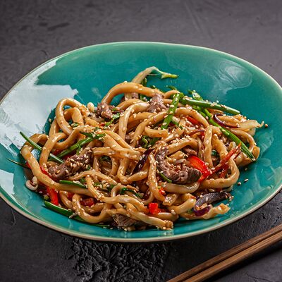 Удон с говядиной и овощами в 4Bo по цене 440 ₽