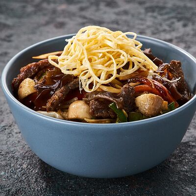 Вок Тягучая лапша с говядиной в соусе Чапче в Korean Chick по цене 399