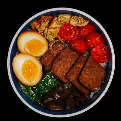 Боул с говядиной в Ramenshop по цене 570 ₽