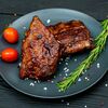 Ребра свиные глазированные соусом BBQ в УГОЛЬ&МЯСО по цене 1230
