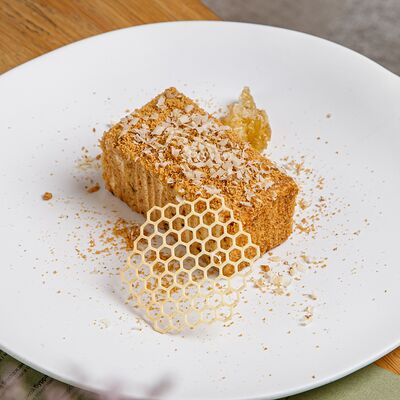 Медовик в М2 Органик Клуб Зиларт по цене 820 ₽