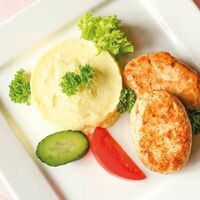 Куриные котлеты с картофельным пюре в Аполлон
