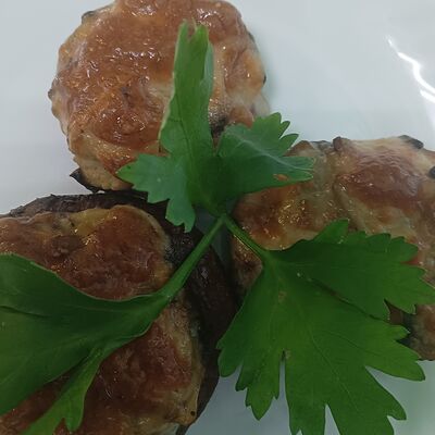 Грибы, фаршированные жюльеном в Кафе-Столовая Солнышко по цене 218