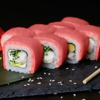 Яркий тунец в Caviar Rolls