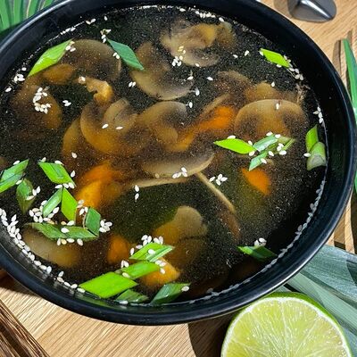 Мисо-суп с Тофу и грибами в Wok Street по цене 349 ₽