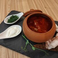 Борщ с телятиной в Wine & Whiskey by Simple