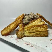 Гнездо с сердечками в Эребуни