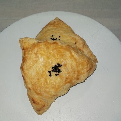 Самса с говядиной в Пекарня Саида по цене 160 ₽