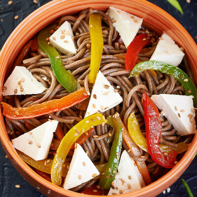 Вок с тофу вегетарианский в Kuksu №1 по цене 519 ₽