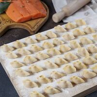 Пельмени с форелью в Оливье