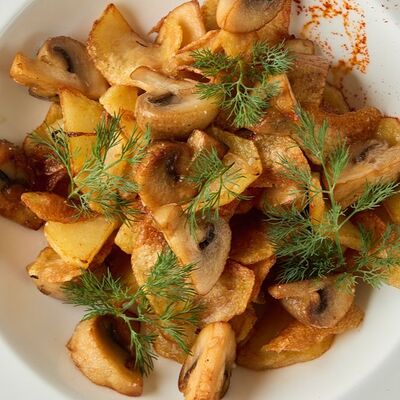 Жареная картошка с грибами в Винегрет по цене 510 ₽
