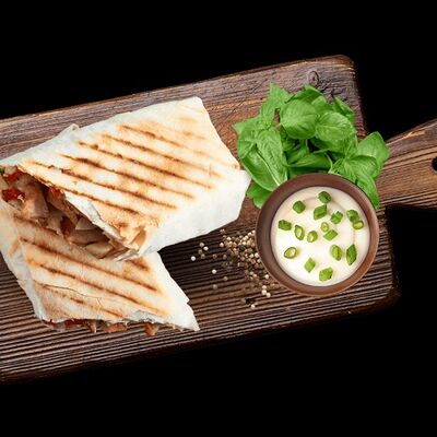 Шаурма со свининой в белом лаваше в Шаурма на Федосеенко по цене 390 ₽