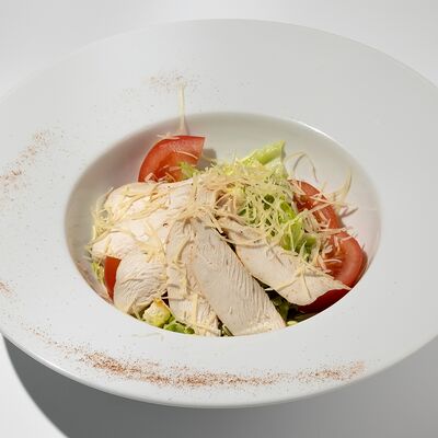 Салат Цезарь с курицей в Cyber Octagon по цене 420 ₽