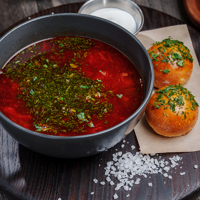 Борщ с говяжьими щечками в Съели Сумели по цене 780 ₽