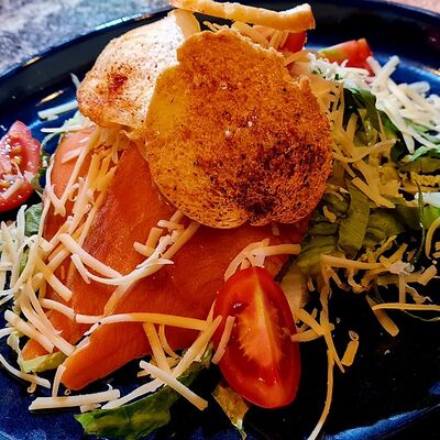 Цезарь с форельюв Gusto по цене 510 ₽